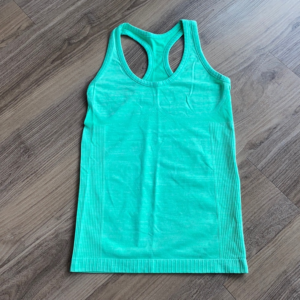Athletic tank top